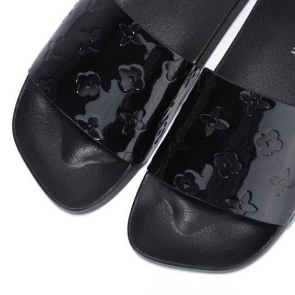 !! NEW !! Comfy Square Toe Metallic Slides in Black - Picture 2 of 3